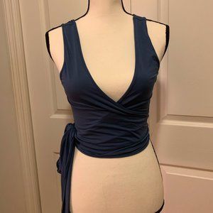 NWT Lululemon Twist Me Up Crop Top Size 4